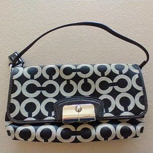 Coach clutch purse - Authentic - 8.5" (L) x 5" (H) with detachable strap